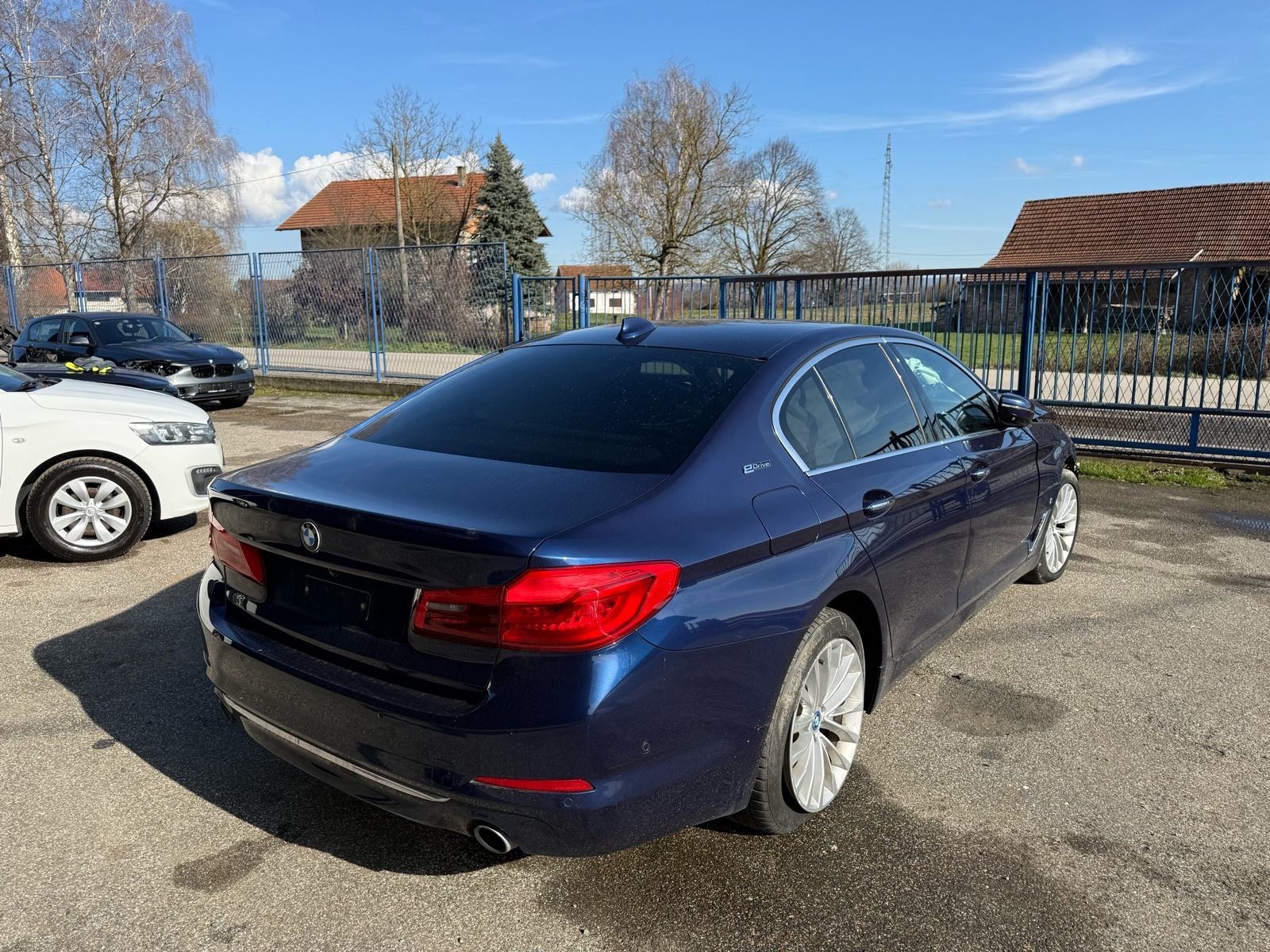 BMW serija 5 530e INDIVIDUAL